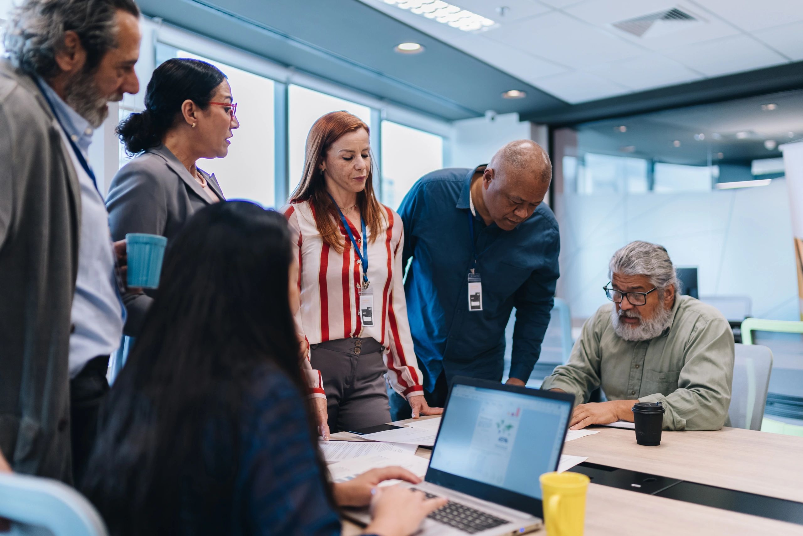 Support team meeting in an office